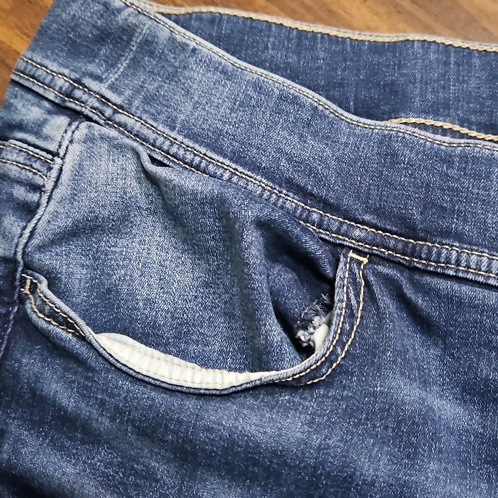 Torrid Jeans - Picture 11 of 15